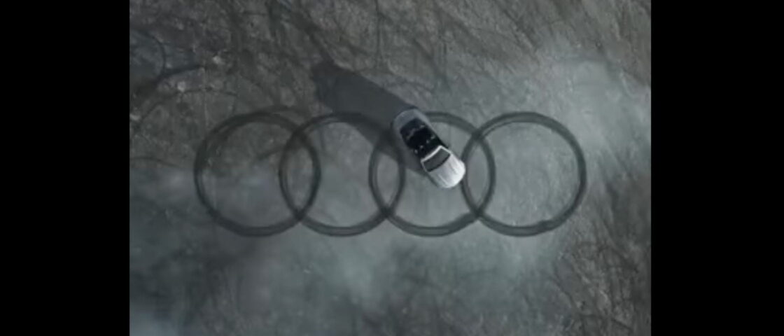 На фото кадр челенджу FourRingsChallenge