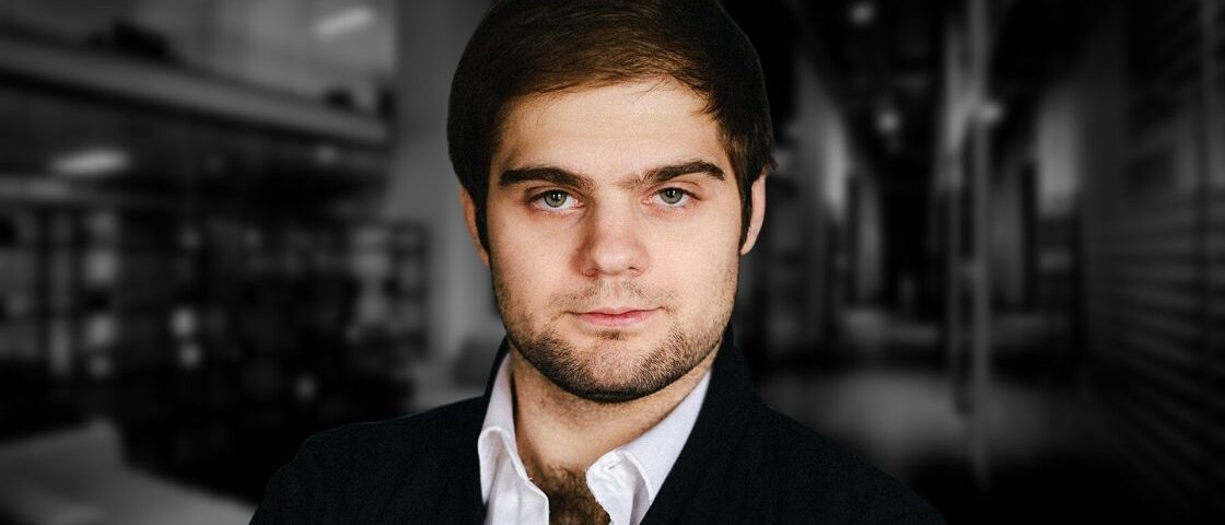 На фото 3D-художник Вітольд Сировий