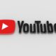 На зображенні логотип YouTube